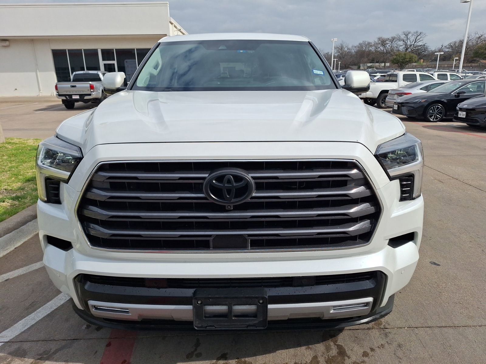 Used 2024 Toyota Sequoia Limited image 9