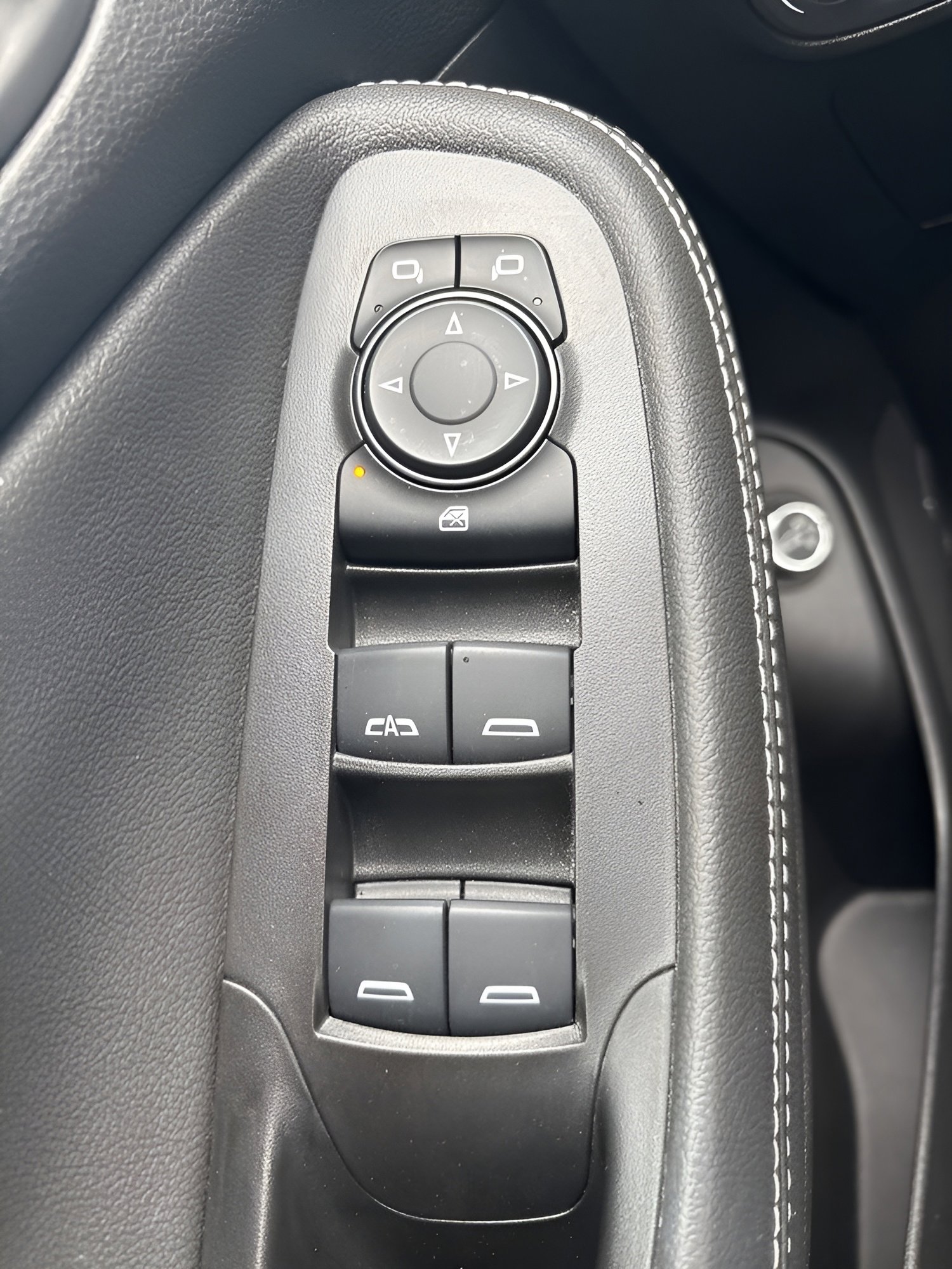 Used 2024 Buick Encore GX Avenir w/ Avenir Convenience Package image 27