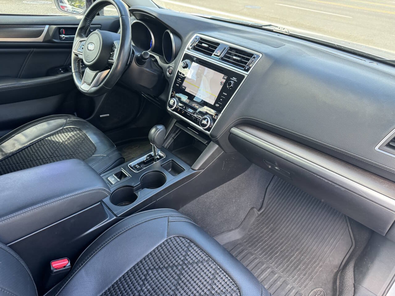 Used 2018 Subaru Legacy 3.6R Limited AWD/4WD image 6