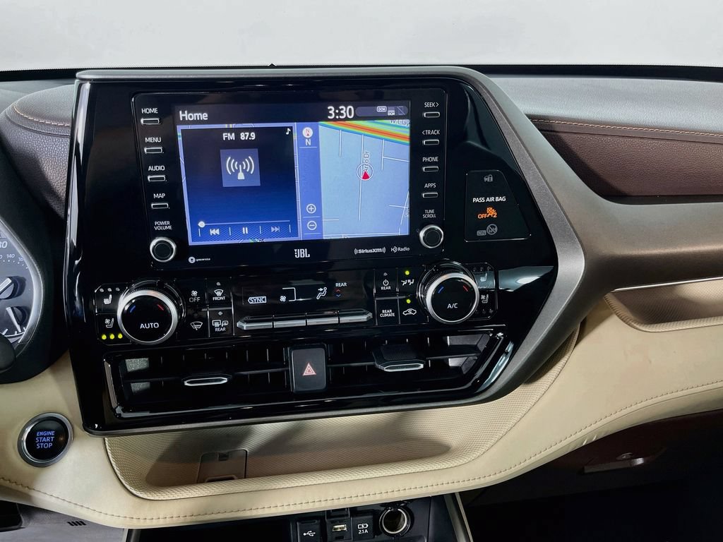 Used 2020 Toyota Highlander Limited FWD image 22
