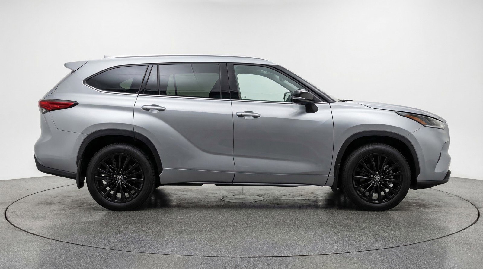 Used 2025 Toyota Highlander XSE image 11