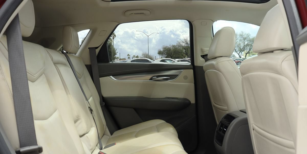 Used 2017 Cadillac XT5 Luxury w/ Driver Awareness Package FWD image 27