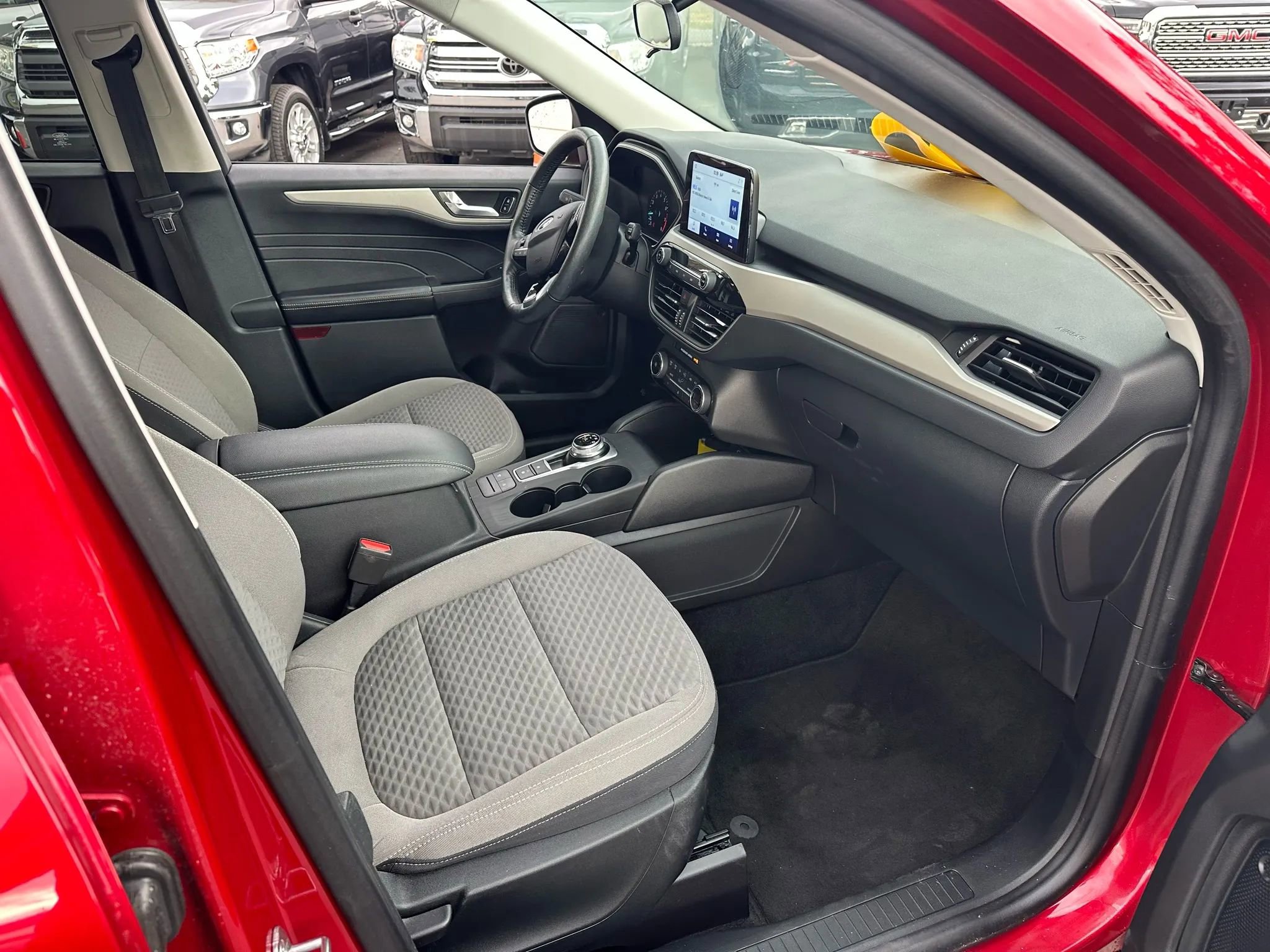 Used 2021 Ford Escape SE w/ Cold Weather Package image 12