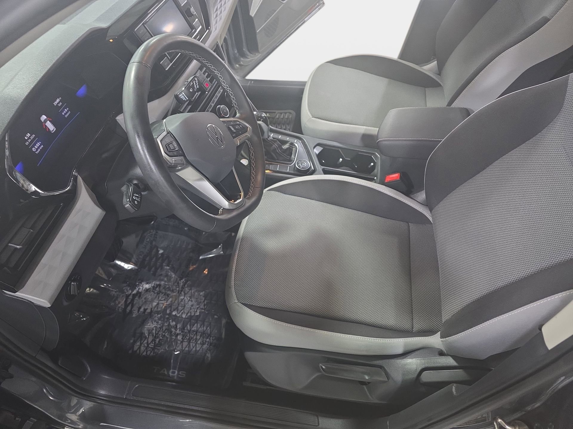 Used 2024 Volkswagen Taos S image 15