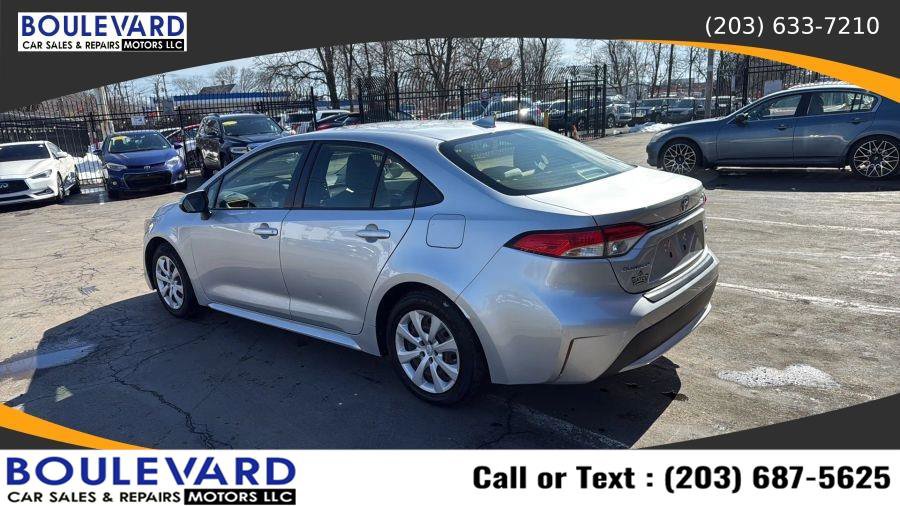 Used 2020 Toyota Corolla LE w/ Carpet Mat Package (TMS) FWD image 4