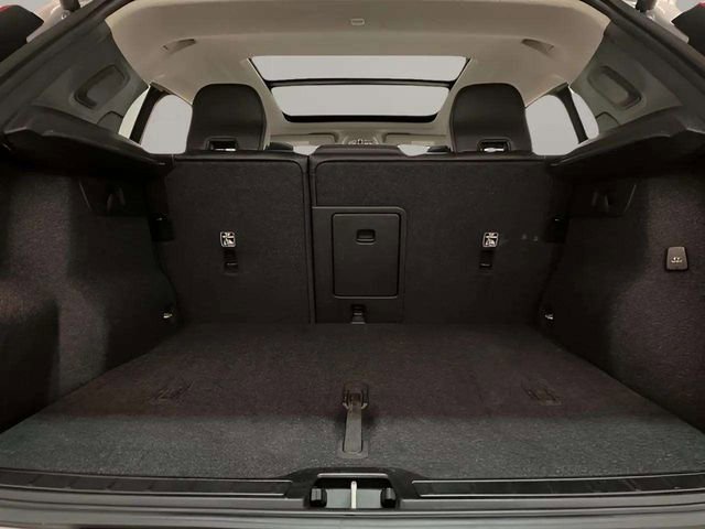 Used 2025 Volvo XC40 B5 Plus image 89