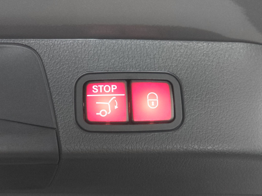 Certified 2026 Mercedes-Benz GLB 250 4MATIC image 30
