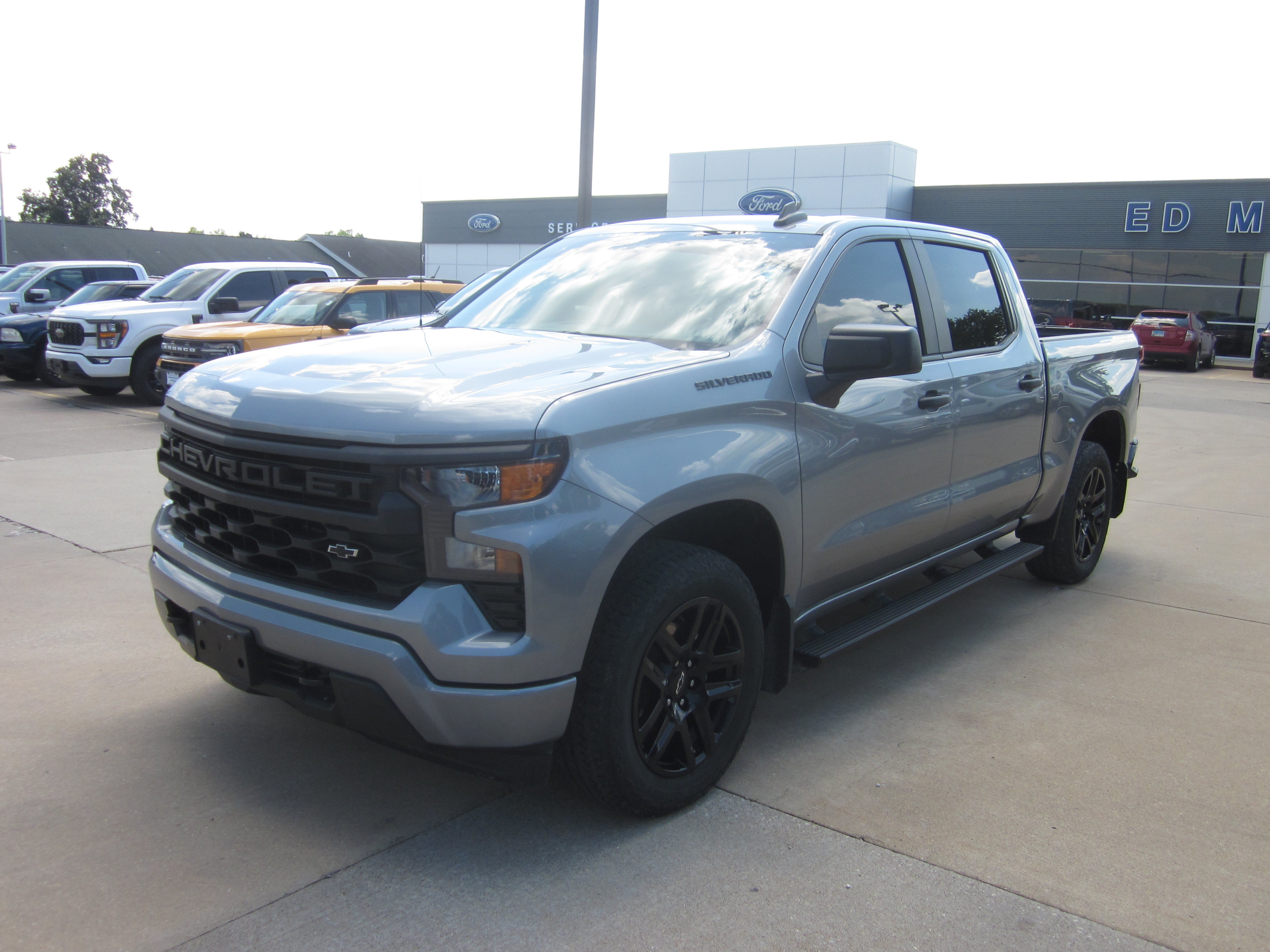 Used 2023 Chevrolet Silverado 1500 Custom w/ LPO, Dark Essentials Package AWD/4WD image 3