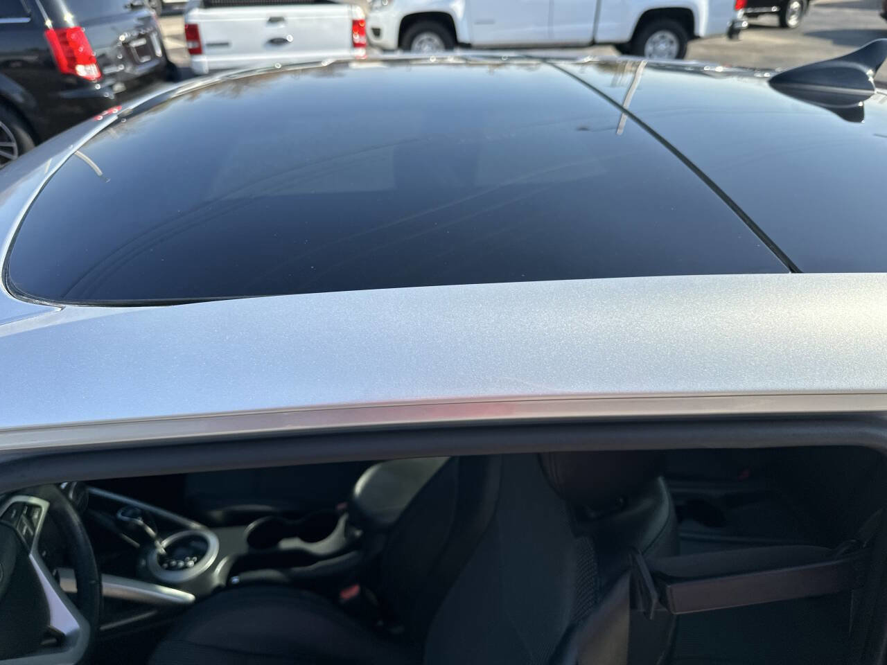 Used 2013 Hyundai Veloster w/ Style Pkg image 22