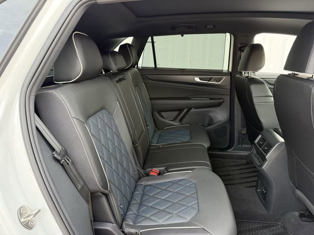 Used 2024 Volkswagen Atlas Cross Sport SEL Premium R-Line image 32