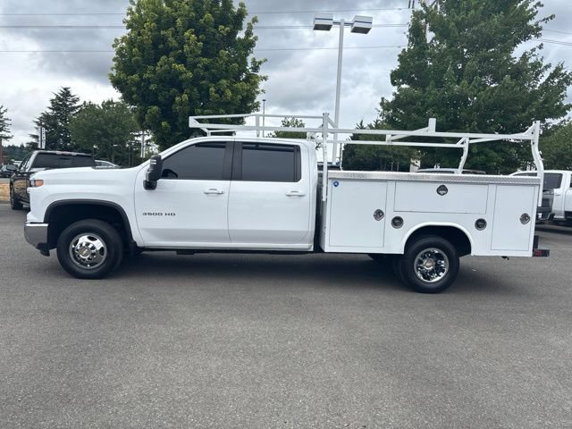 Used 2024 Chevrolet Silverado 3500 LT AWD/4WD image 2