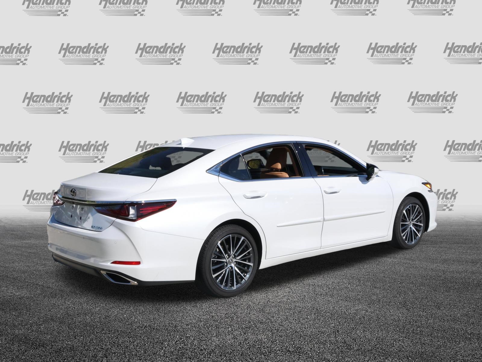 Used 2025 Lexus ES 350 w/ Premium Package FWD image 9