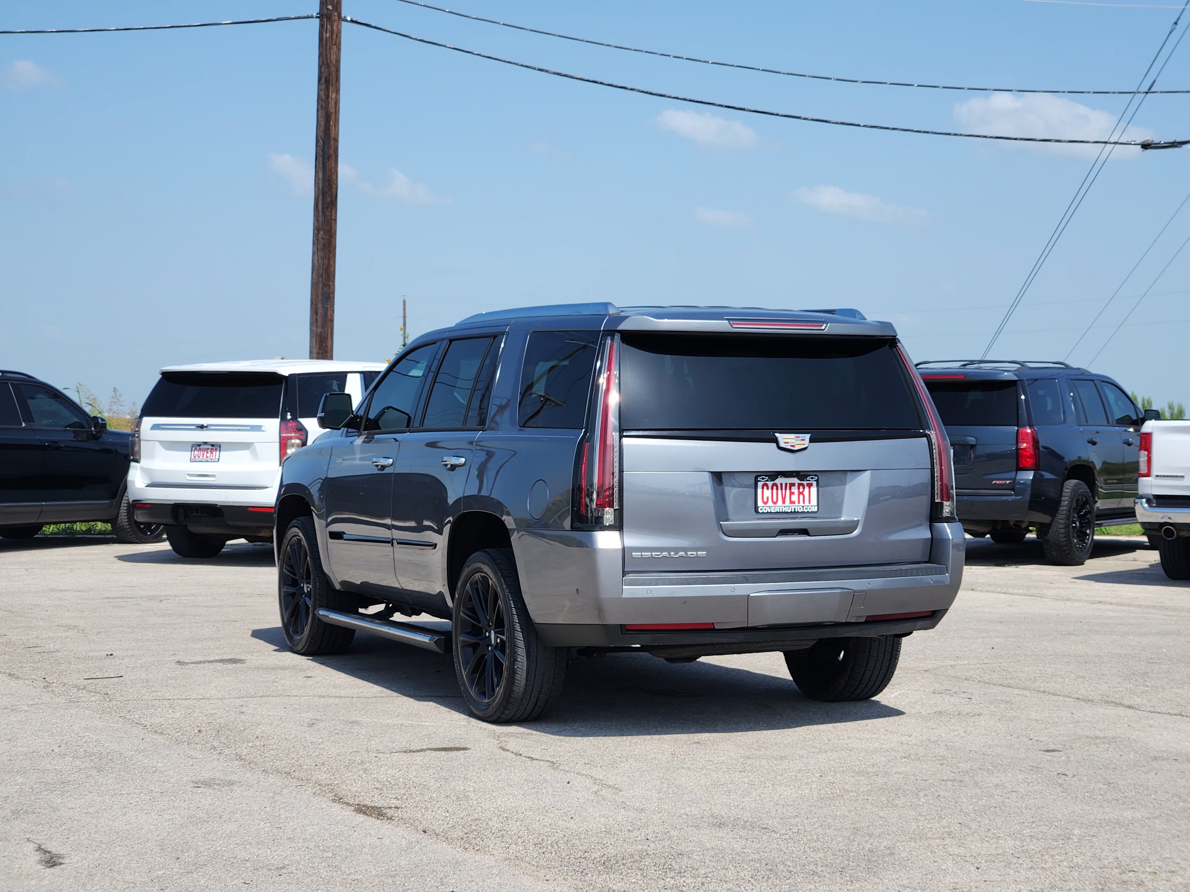 Used 2019 Cadillac Escalade Premium Luxury w/ Escalade Sport Edition RWD image 5