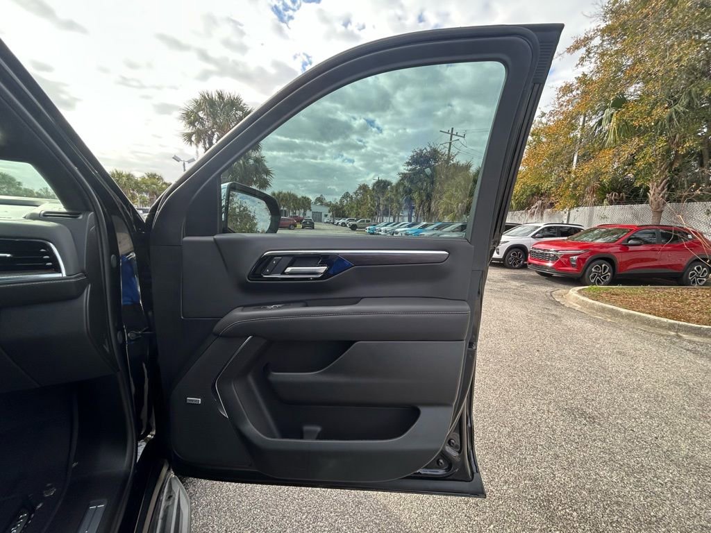 New 2026 Chevrolet Suburban Premier w/ Sun And Tow Package image 26