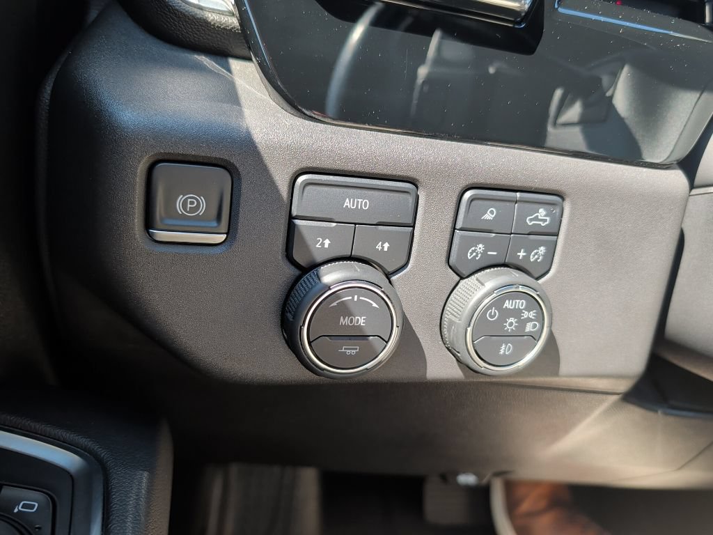 Used 2023 Chevrolet Silverado 1500 LTZ AWD/4WD image 26