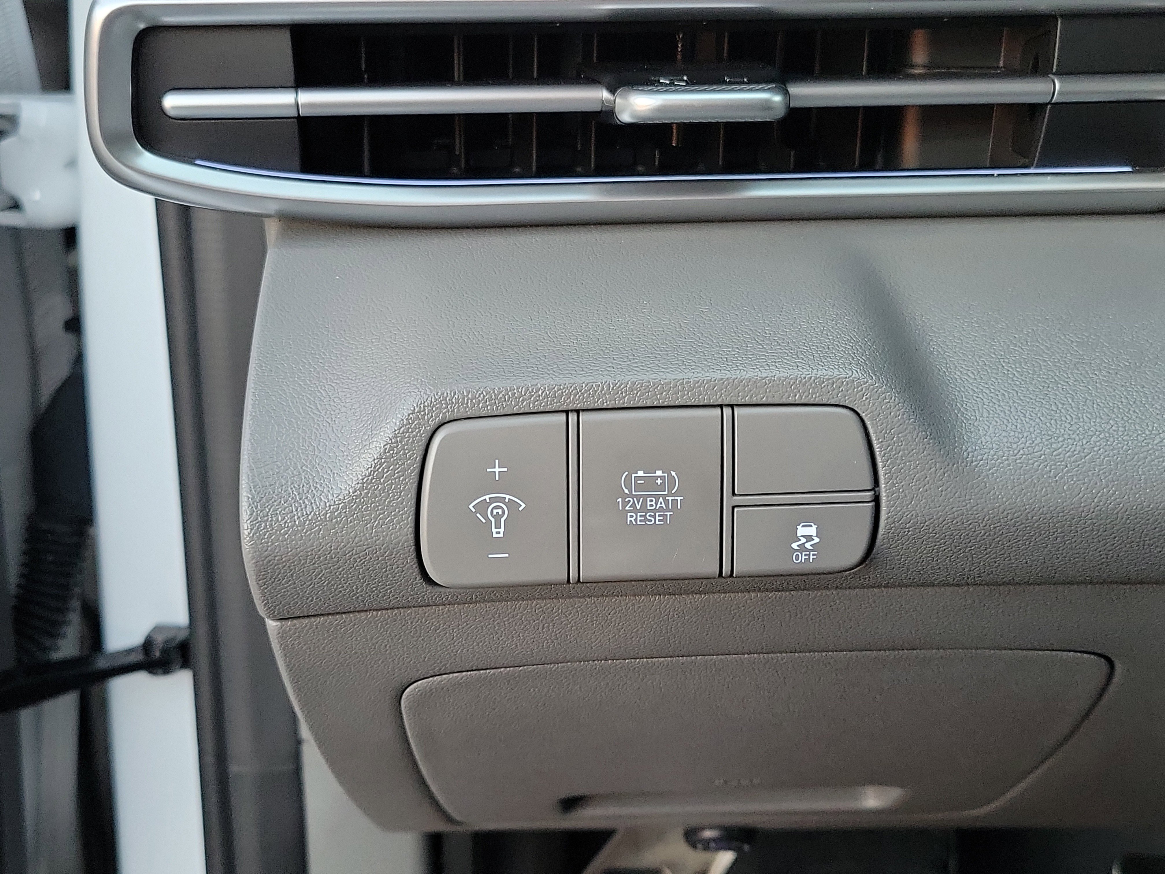 Certified 2025 Hyundai Elantra SEL image 15