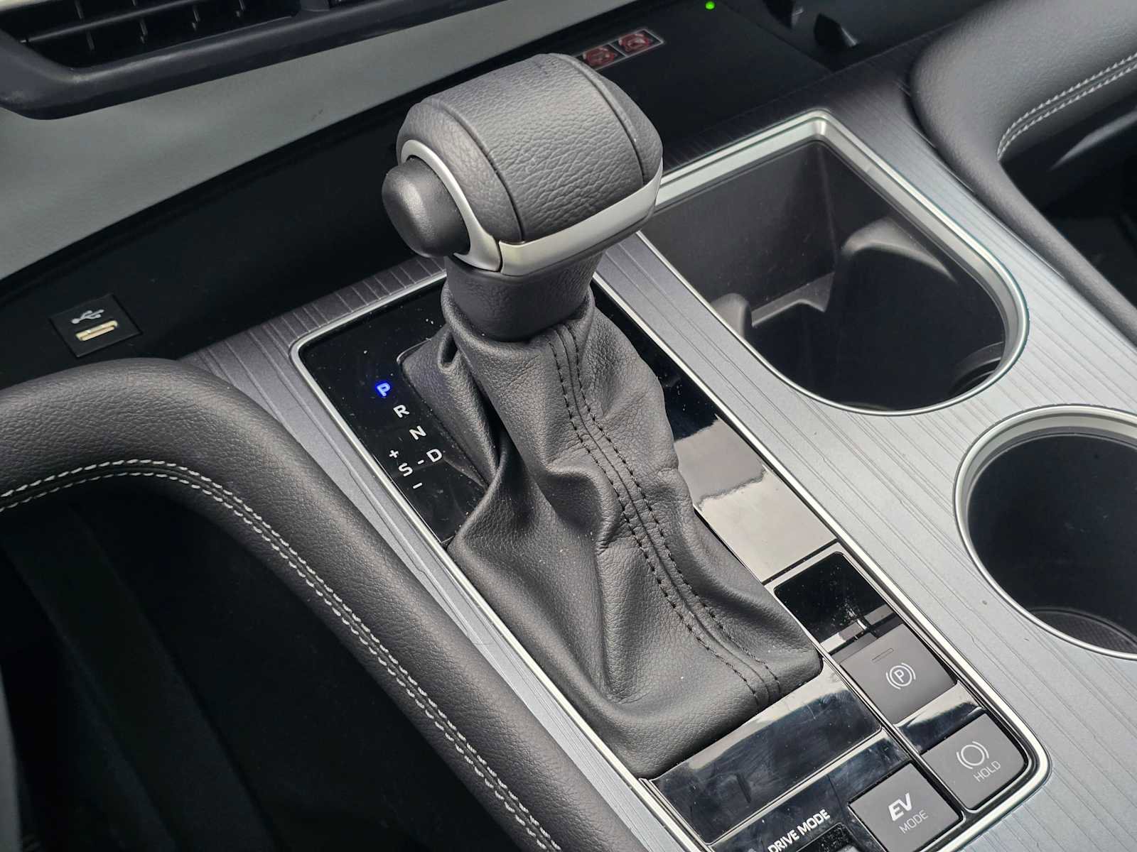 Used 2025 Toyota Sienna XLE image 36