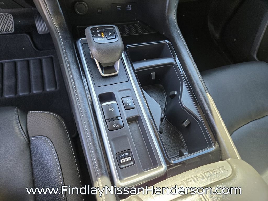 Used 2025 Nissan Pathfinder SL image 27