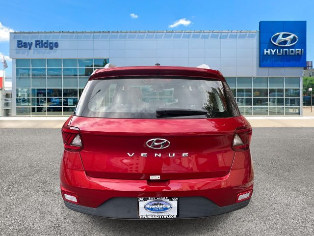 Used 2025 Hyundai Venue Limited FWD image 5