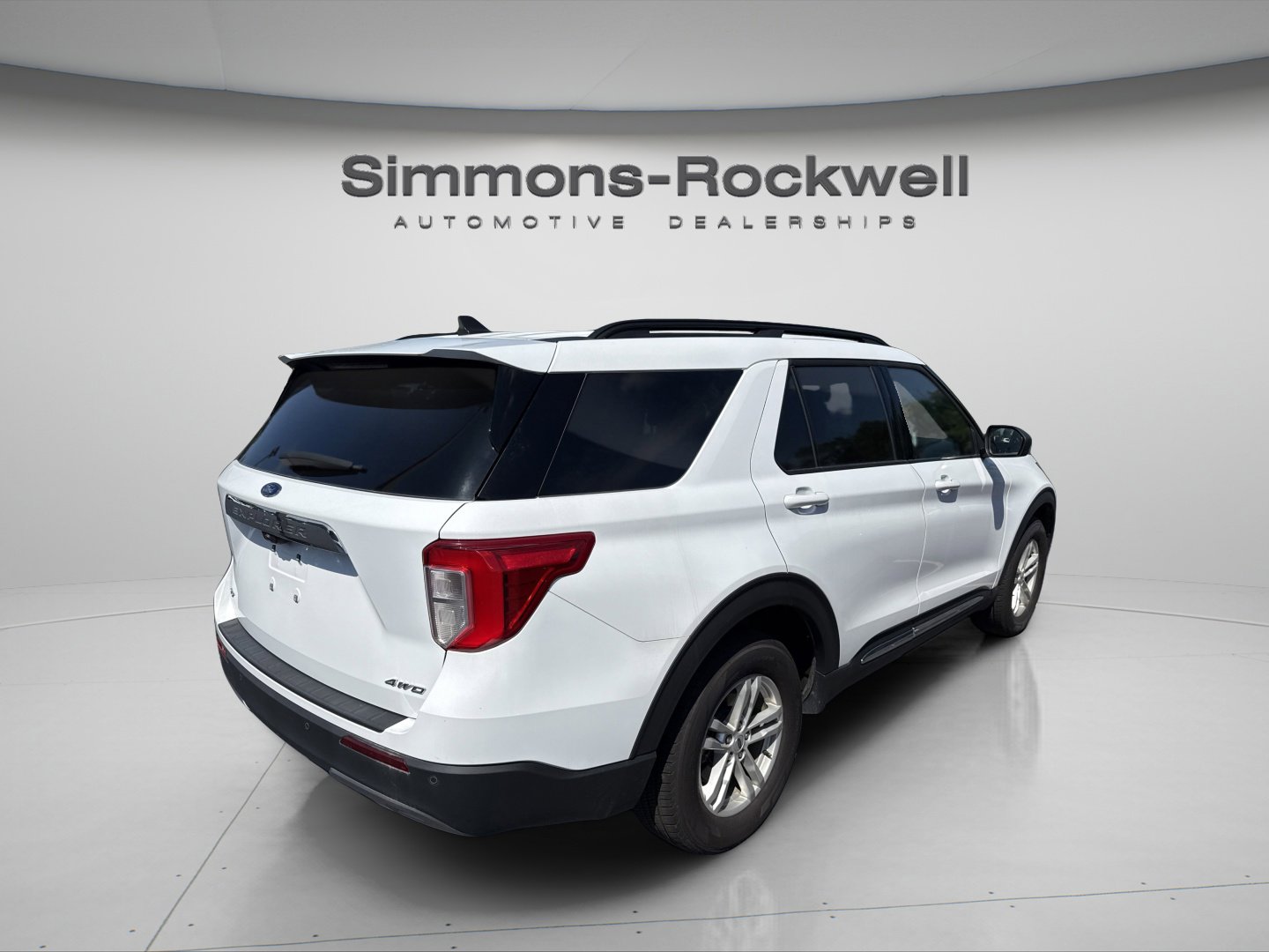 Used 2023 Ford Explorer XLT w/ Equipment Group 202A image 13