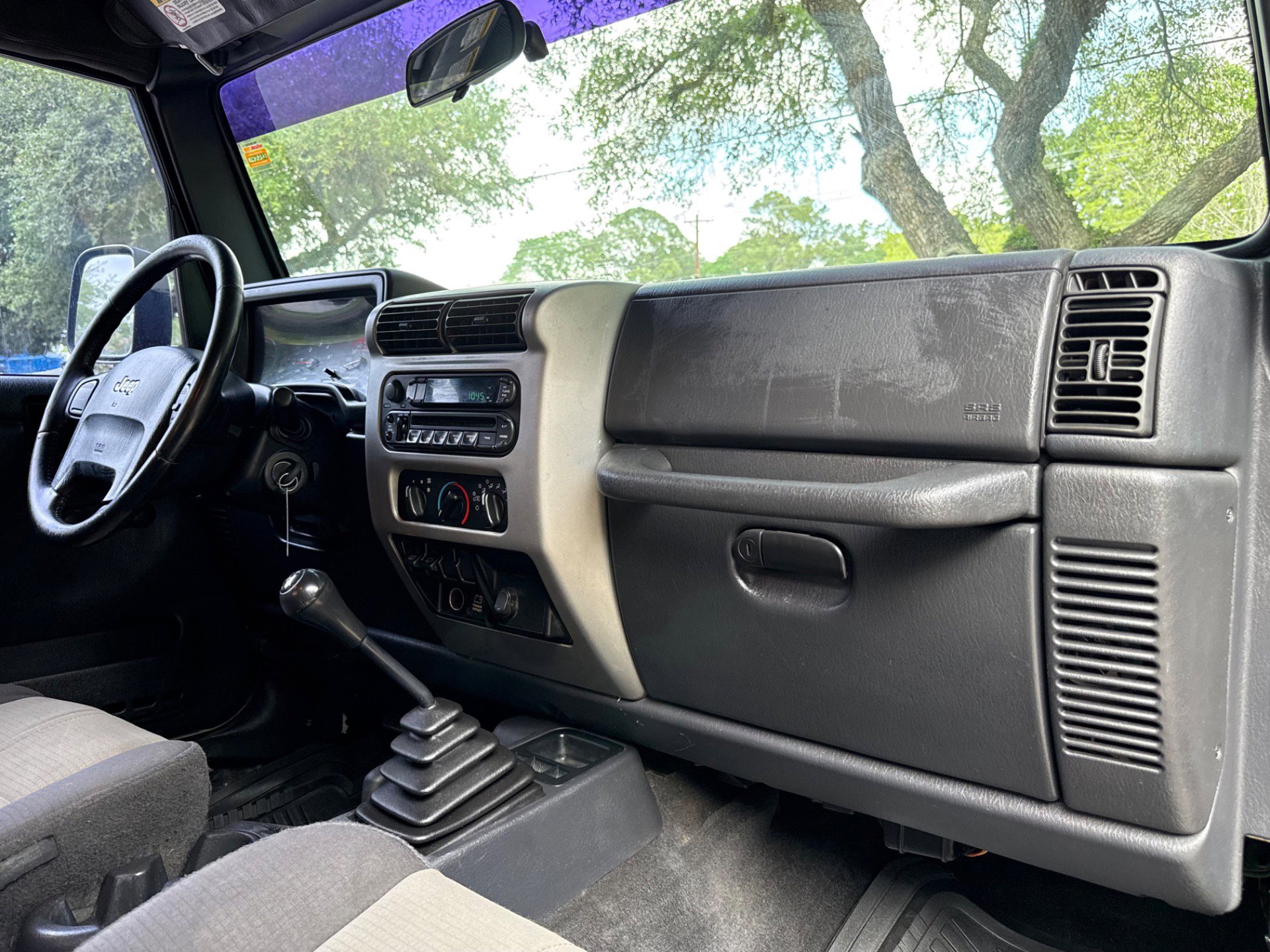Used 2004 Jeep Wrangler X AWD/4WD image 28
