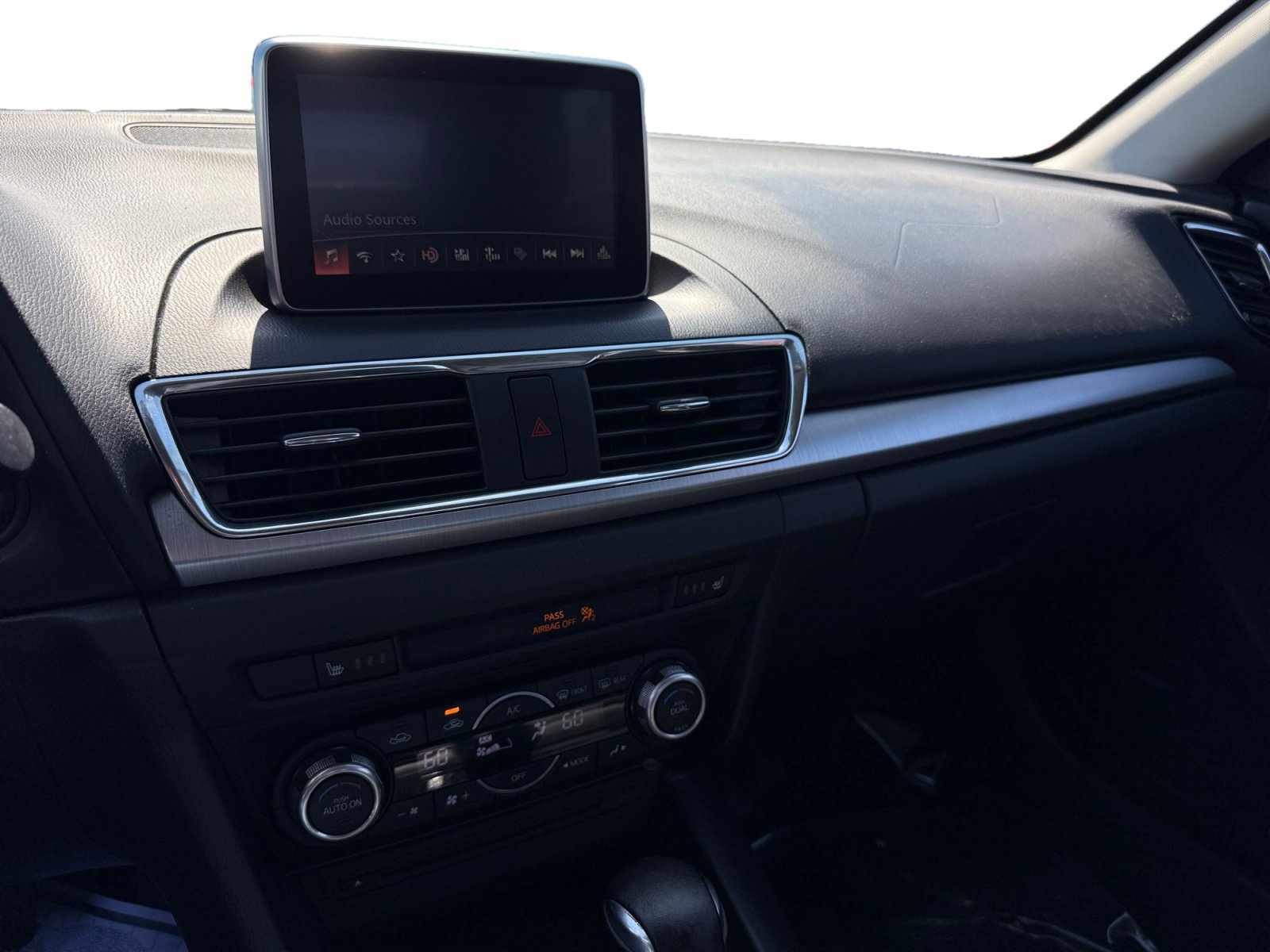 Used 2015 MAZDA MAZDA3 s Touring FWD image 12