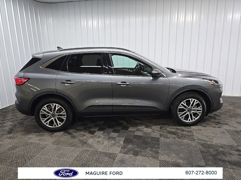 Used 2022 Ford Escape SEL w/ Technology Package image 2