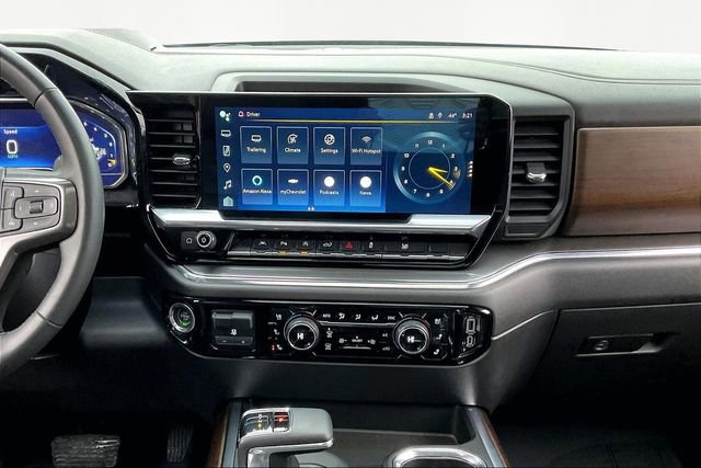 Used 2024 Chevrolet Silverado 1500 High Country w/ Technology Package image 9