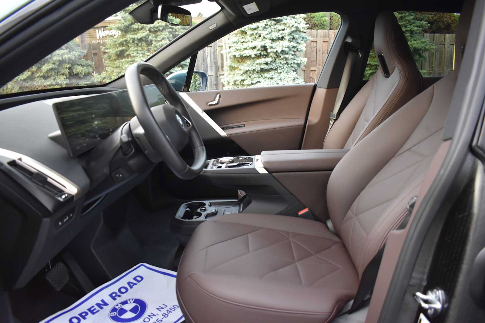 Used 2024 BMW iX xDrive50 AWD/4WD image 9