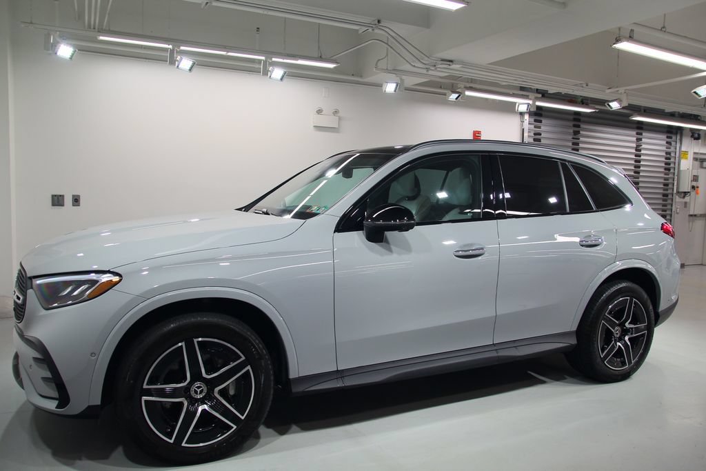 Used 2026 Mercedes-Benz GLC 300 4MATIC image 4