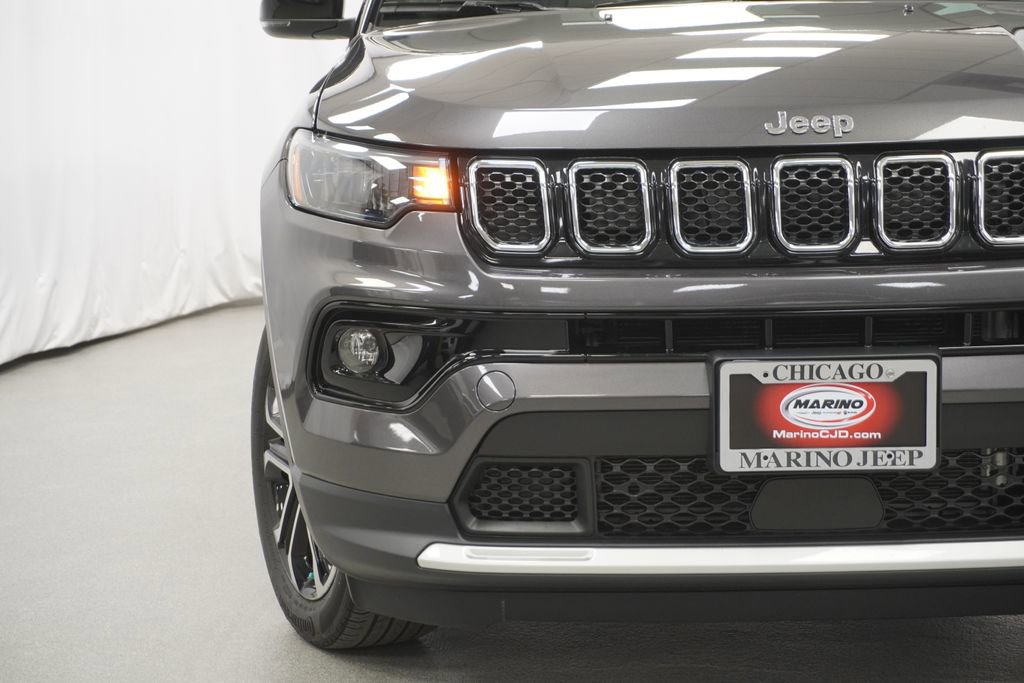 Certified 2023 Jeep Compass Limited w/ Sun and Sound Group AWD/4WD image 7