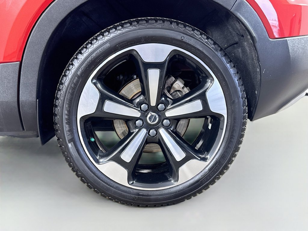 Used 2021 Volvo XC40 T5 Momentum w/ Premium Package AWD/4WD image 35