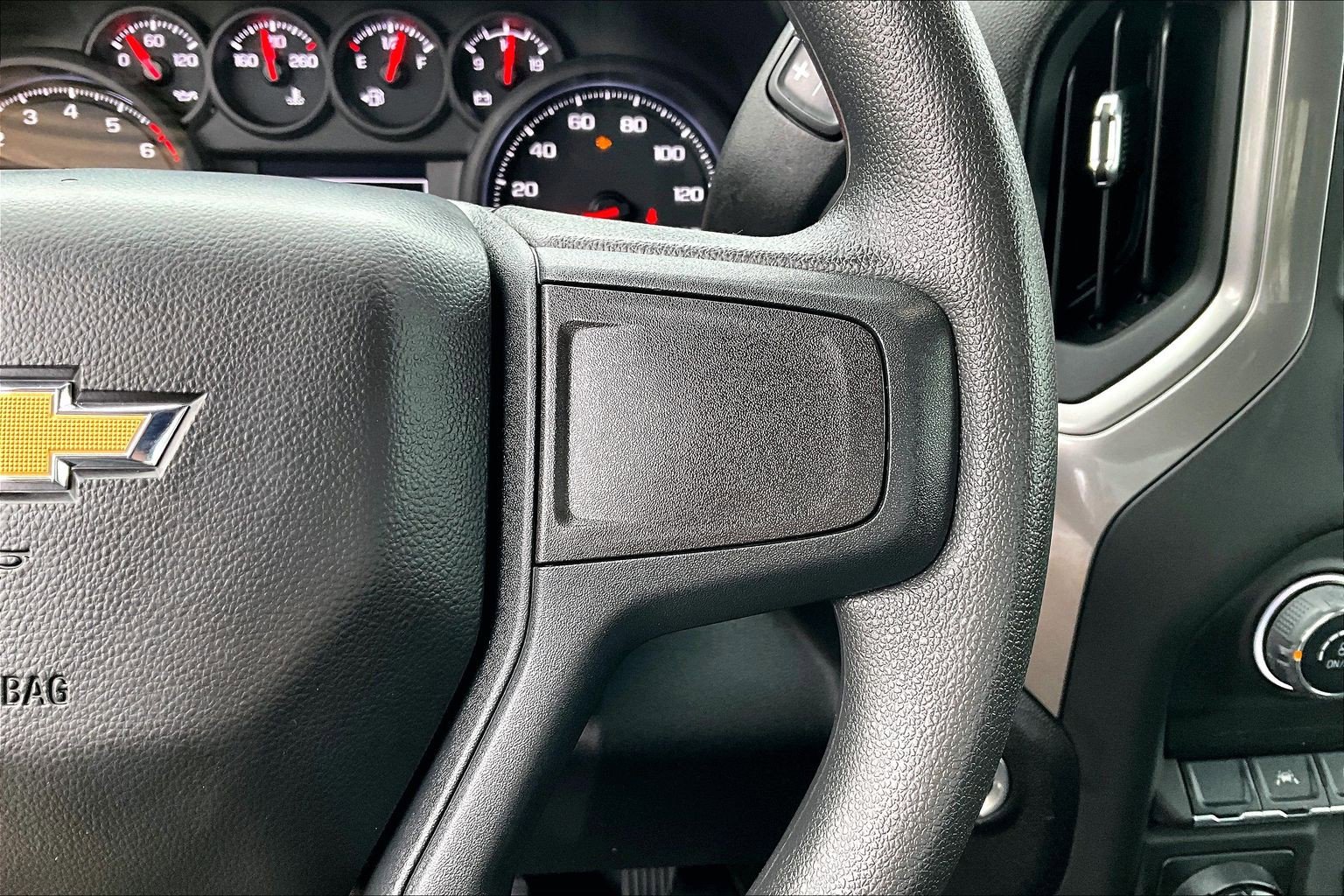 Used 2025 Chevrolet Silverado 1500 Custom AWD/4WD image 9