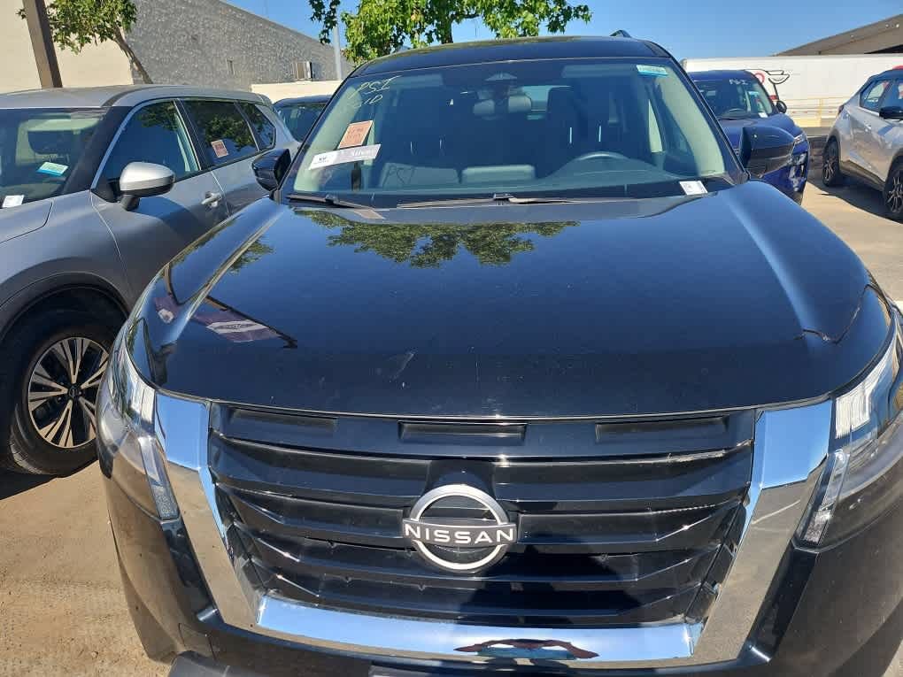 Used 2022 Nissan Pathfinder SV FWD image 4