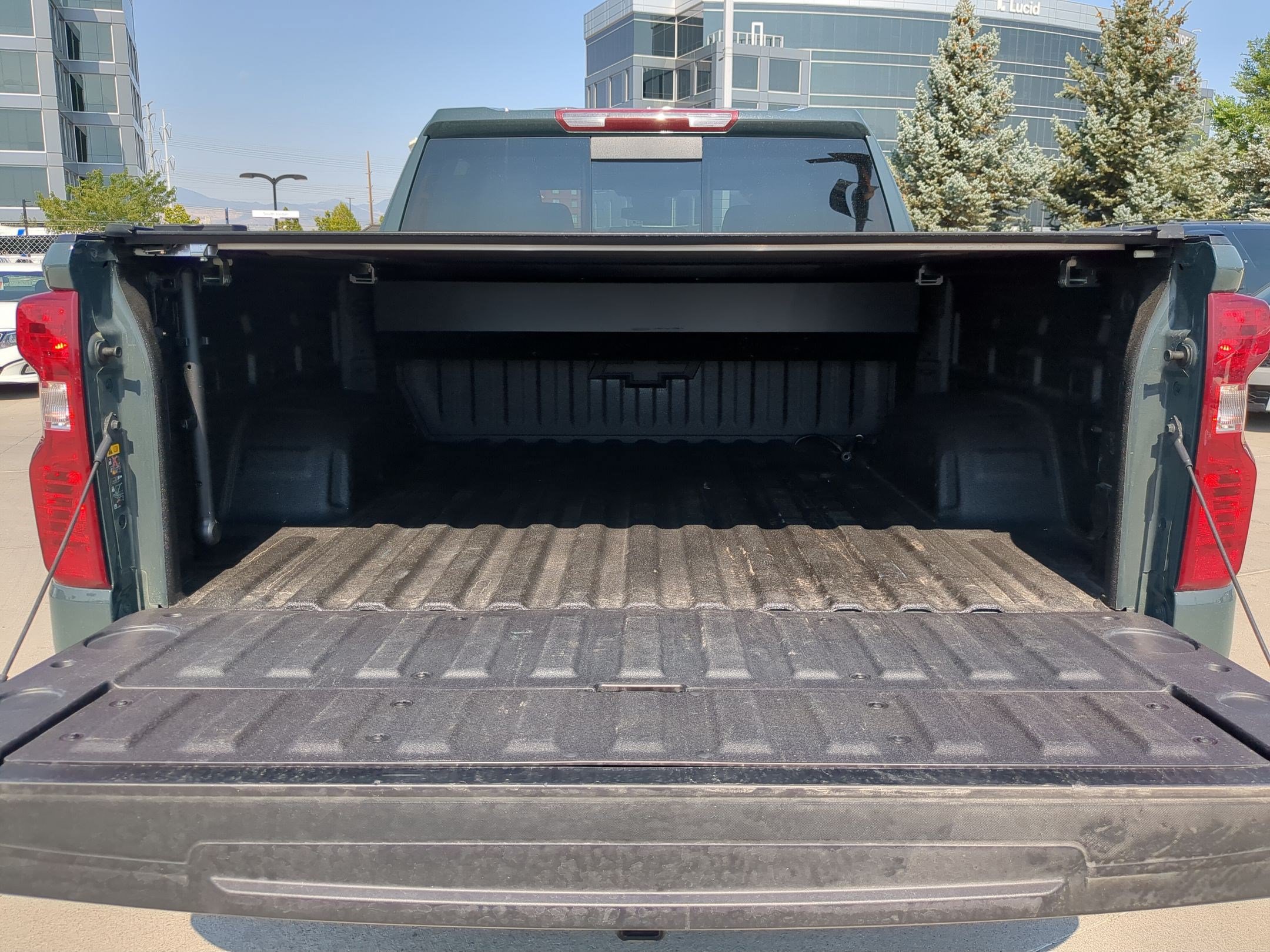 Used 2025 Chevrolet Silverado 1500 LT AWD/4WD image 32