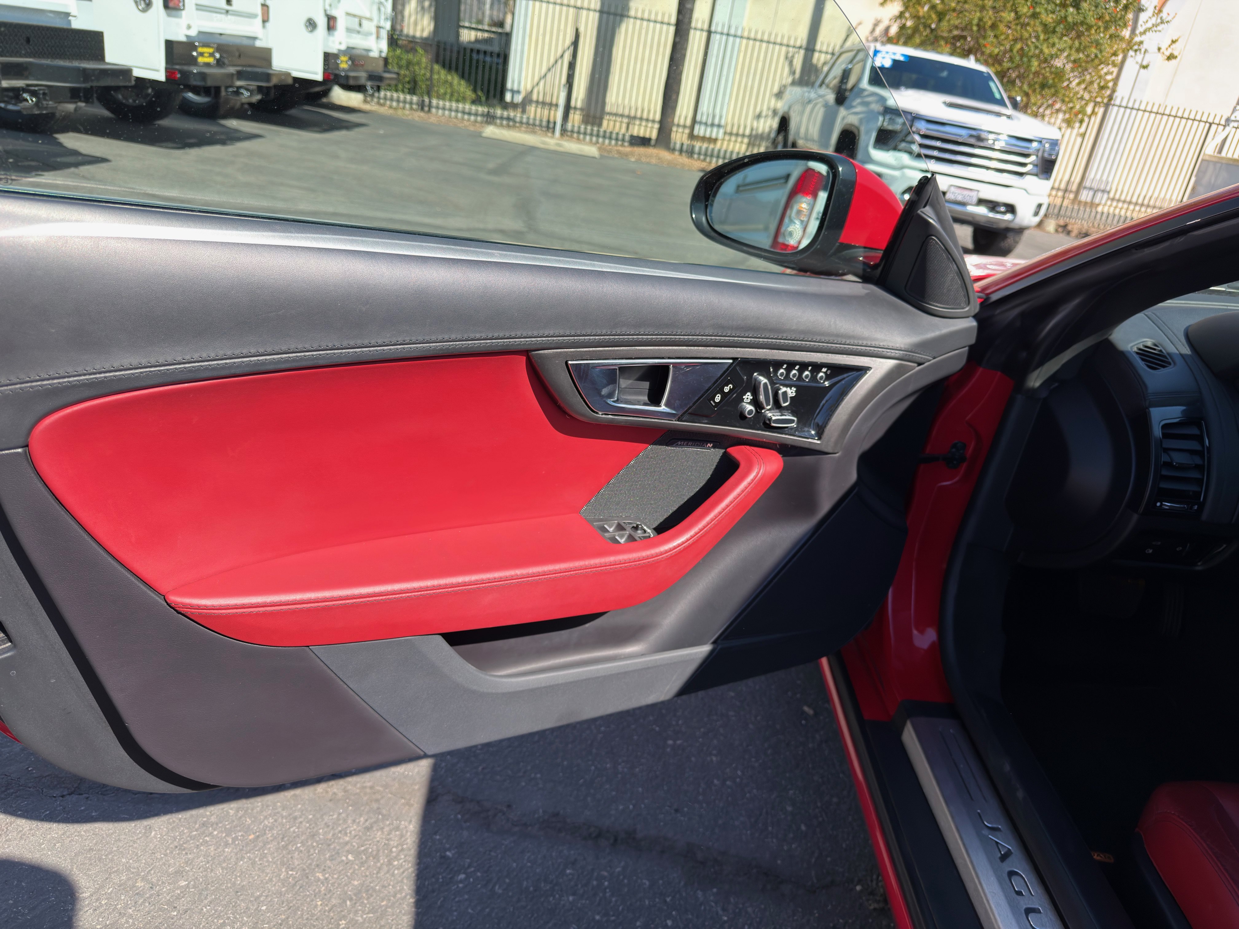 Used 2014 Jaguar F-TYPE Convertible RWD image 15