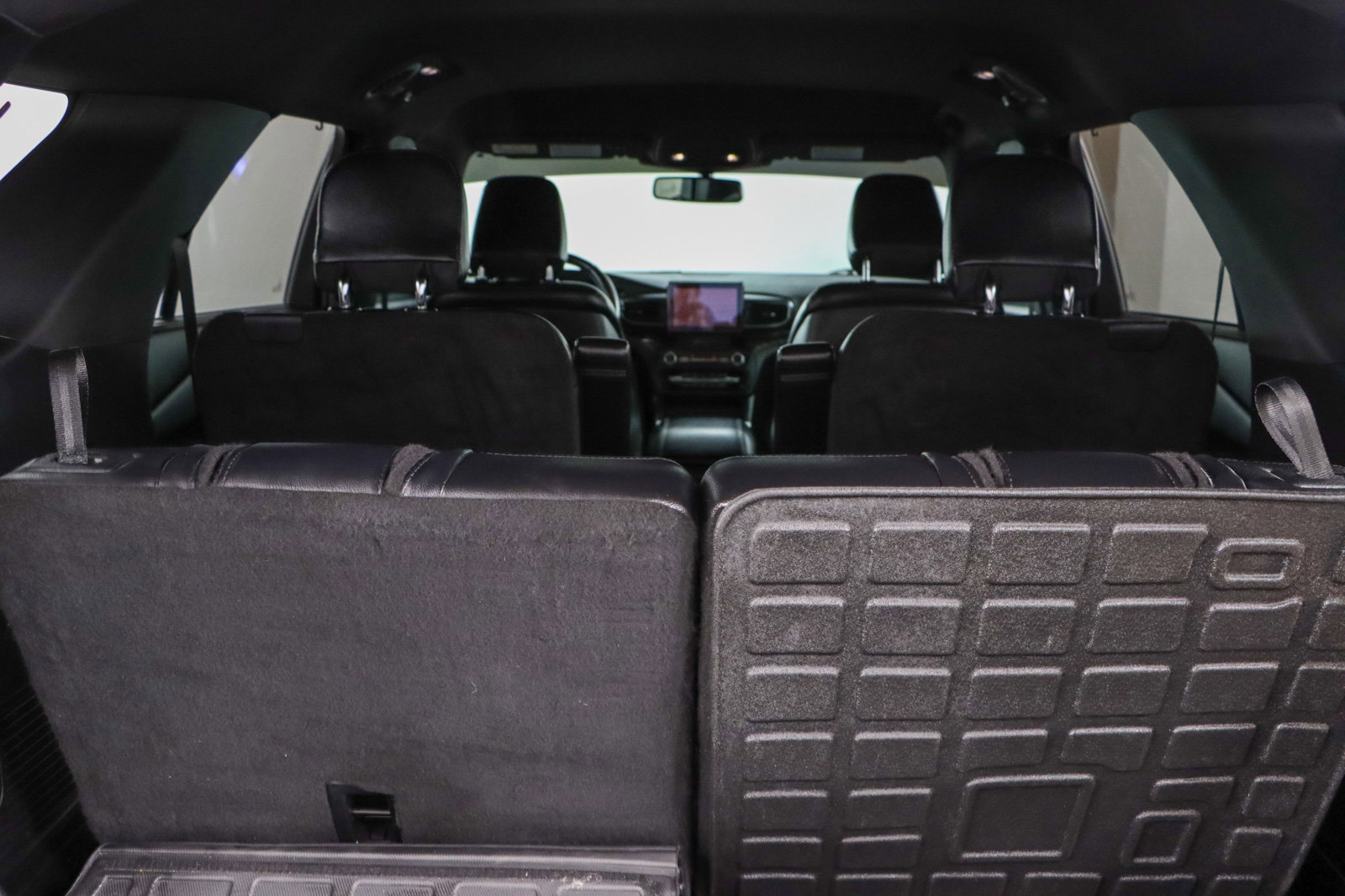 Used 2020 Ford Explorer Limited w/ Class III Trailer Tow Package image 30