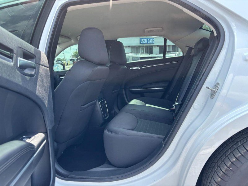 Used 2023 Chrysler 300 Touring RWD image 13