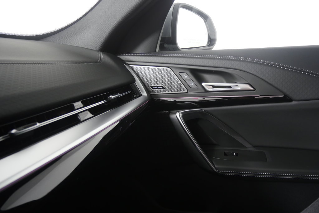 New 2027 BMW X2 xDrive28i AWD/4WD image 17