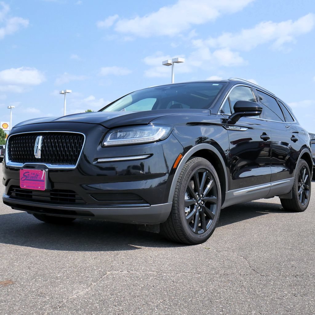 Used 2023 Lincoln Nautilus Reserve w/ Monochromatic Package AWD/4WD image 15
