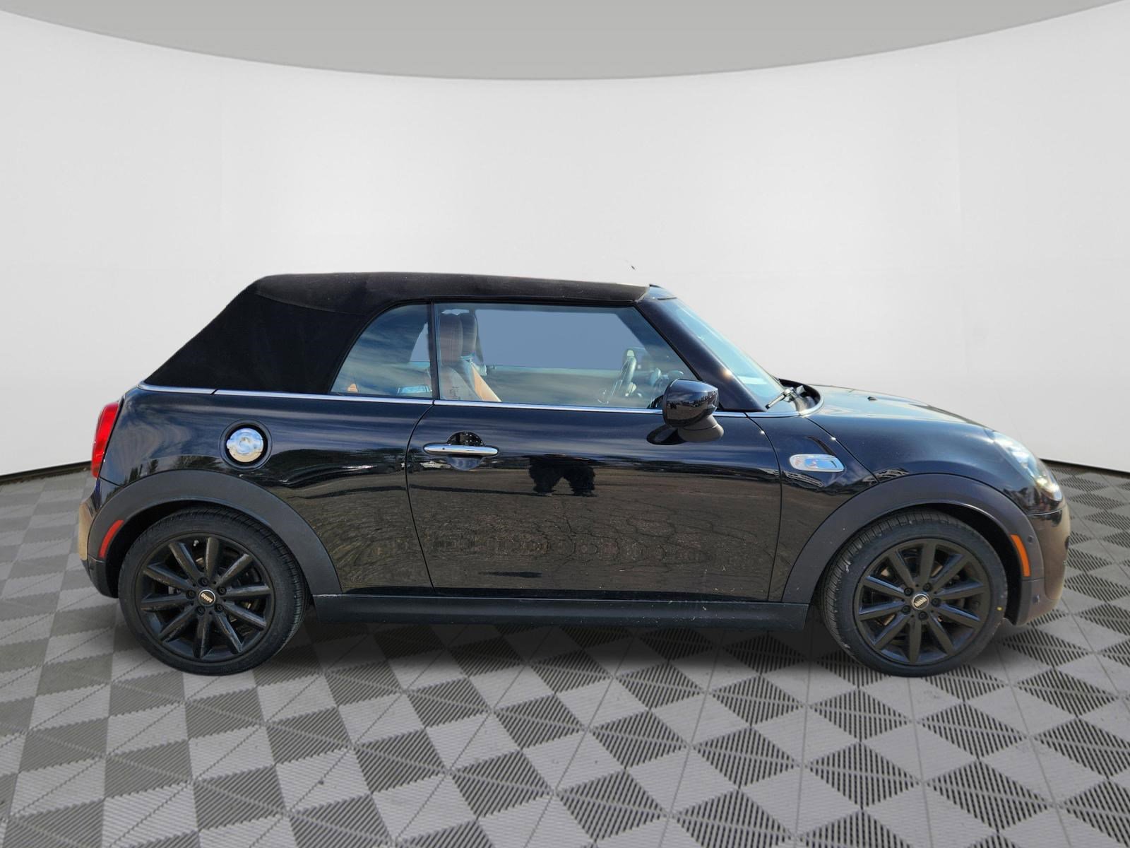 Used 2021 MINI Cooper S w/ Driver Assistance Package image 6