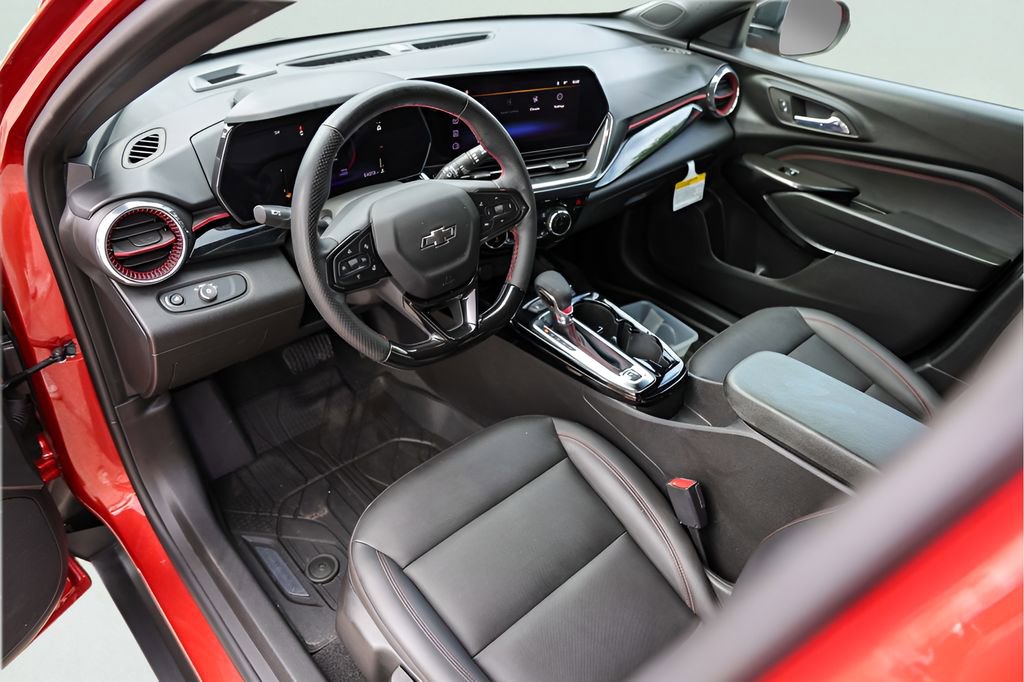 Used 2024 Chevrolet Trax RS w/ Sunroof Package FWD image 13