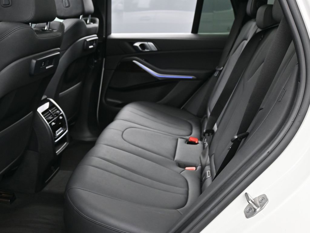Used 2021 BMW X5 xDrive40i w/ Convenience Package image 33