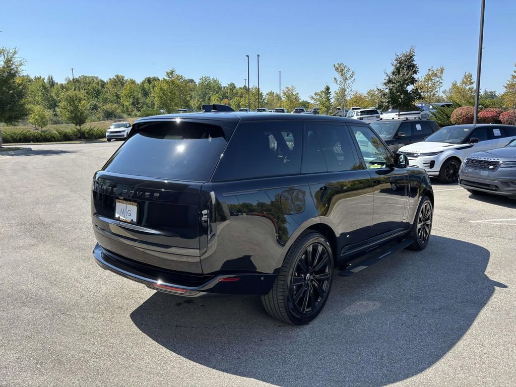 New 2025 Land Rover Range Rover SE image 5