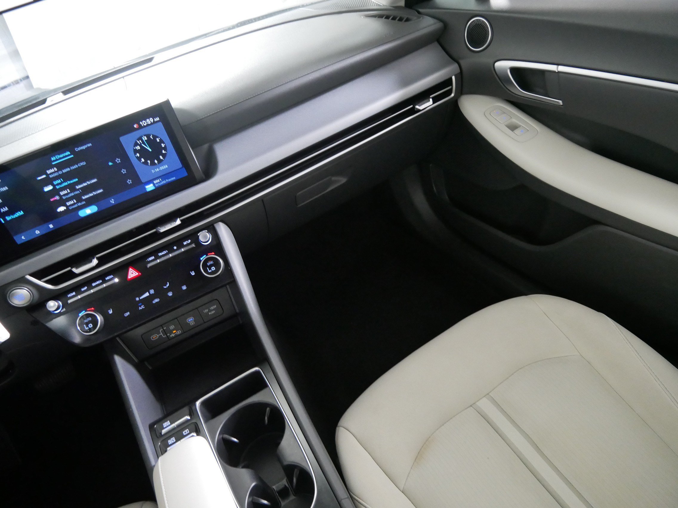 Used 2025 Hyundai Sonata SEL FWD image 11