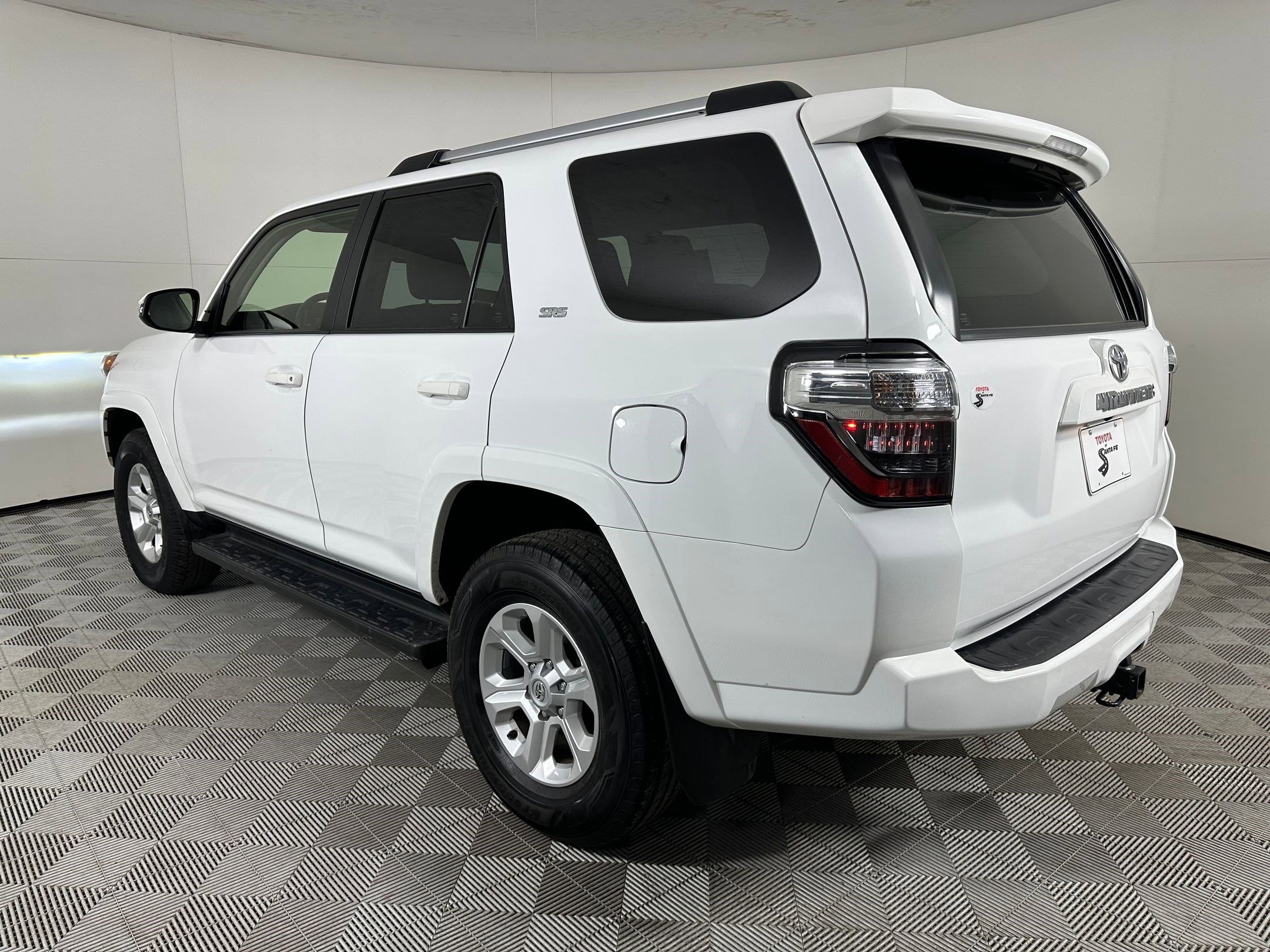 Used 2024 Toyota 4Runner SR5 Premium image 3