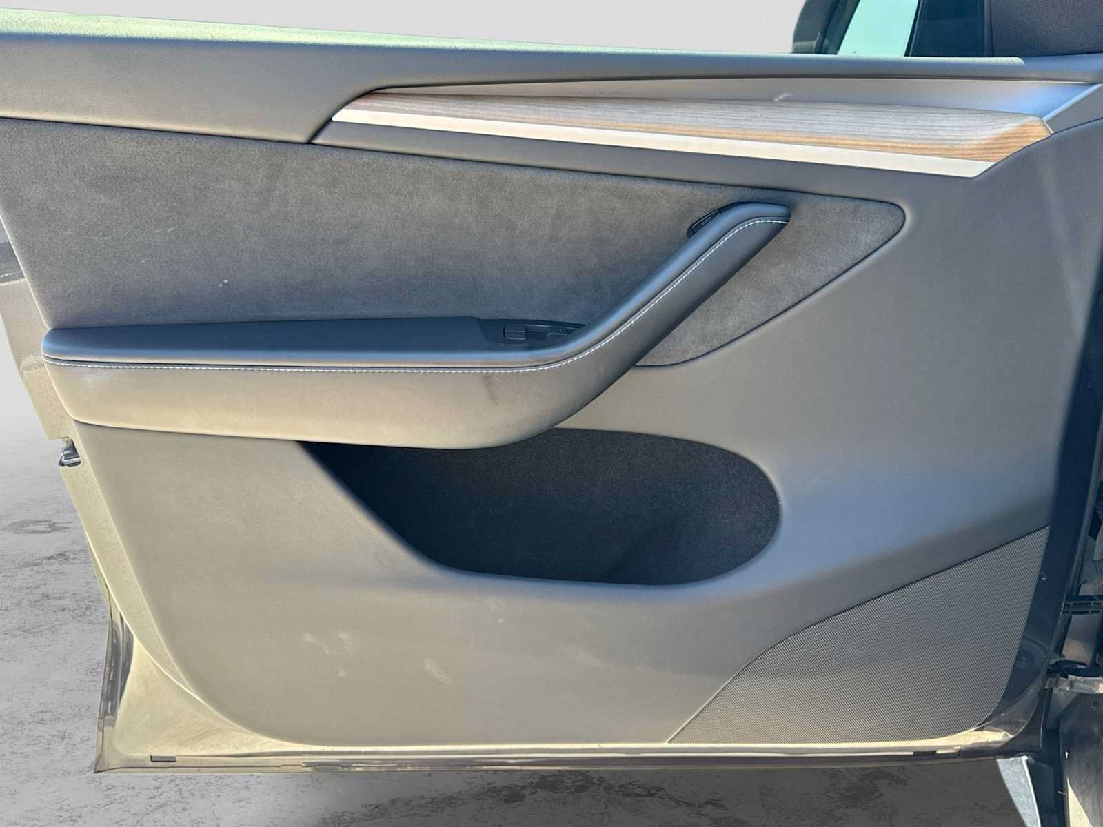 Used 2024 Tesla Model Y Long Range AWD/4WD image 30