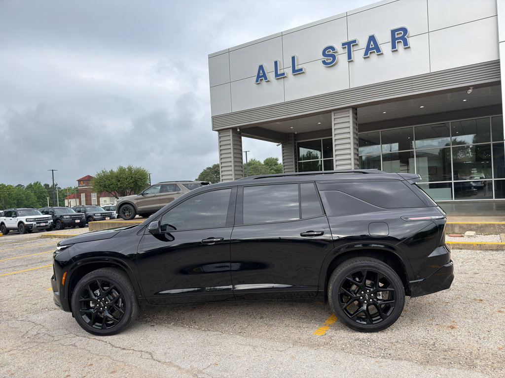 Used 2025 Chevrolet Traverse RS FWD image 7