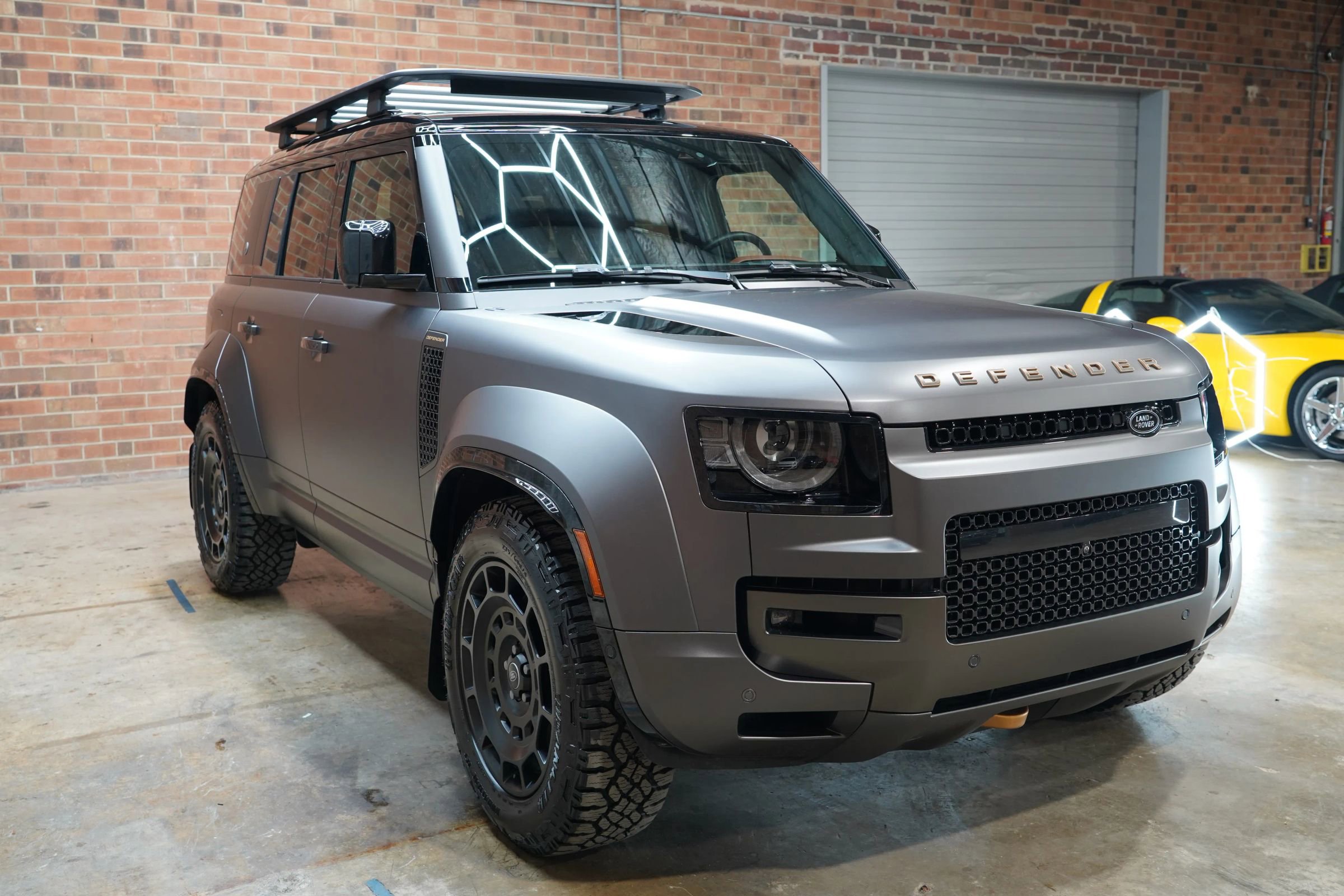 Used 2025 Land Rover Defender 110 image 5