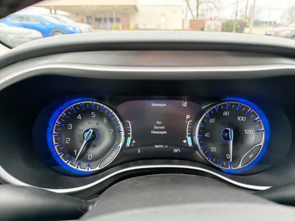 Used 2024 Chrysler Pacifica Touring-L FWD image 34